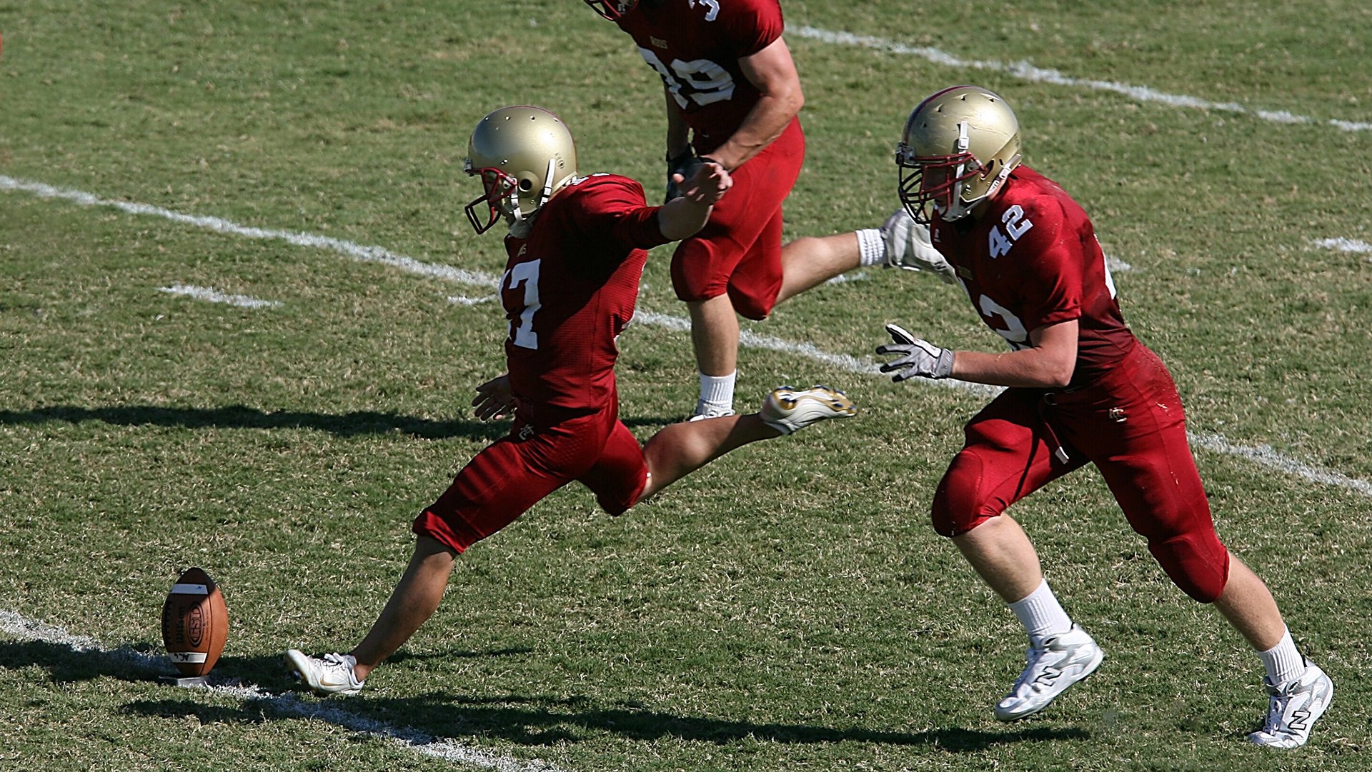 巴塞罗那俱乐部与球员戈丁续约成功，巴塞罗那最新签约